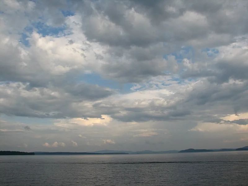Islands lake Winnipesaukee New Hampshire mountains